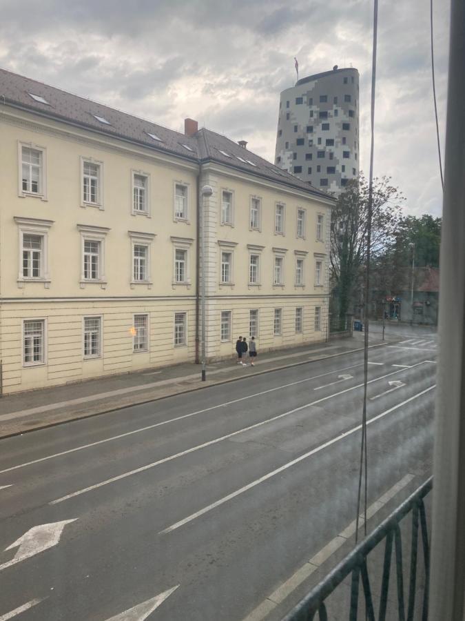 Pm Apartma *